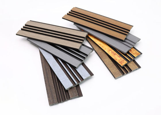 Il colore di legno Arabia Saudita ha scanalato nel pannello di parete interno di PS per la decorazione interna