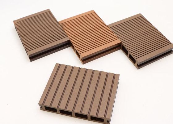 Impermeabilizzi non il legno all'aperto di Decking di slittamento WPC che pavimenta il Decking di plastica
