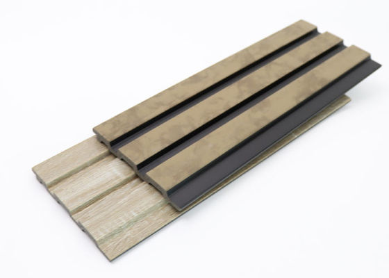 La parete scanalata in insonorizzata impermeabile di PS riveste il composto di pannelli di plastica di legno facile dell'installazione