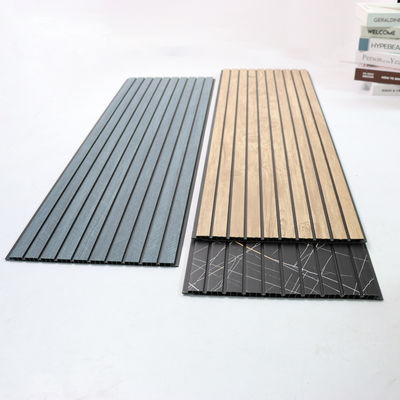 Pannello per soffitto in PVC decorativo per pareti Rivestimento murale in PVC commerciale Pannello murale interno Materiale murale durevole e facile da pulire