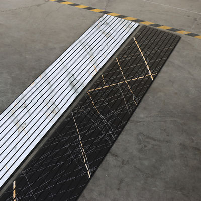 Pannello per soffitto in PVC per arredamento moderno come pannello murale Pannello murale in PVC con texture 3D per camera da letto del soggiorno