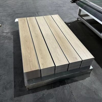 Pavimentazione in plancia vinilica Spc di lusso di alta qualità Pavimentazione Spc lucida Piso Flotante