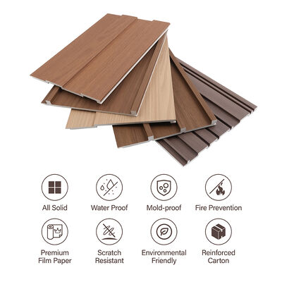 Pannello da parete impermeabile in WPC con venature del legno per una rapida installazione in casa e in ufficio