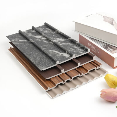 Moderno pannello di parete in WPC a grano di legno a piombo di design impermeabile rivestimento murale interno per soggiorno e camera da letto