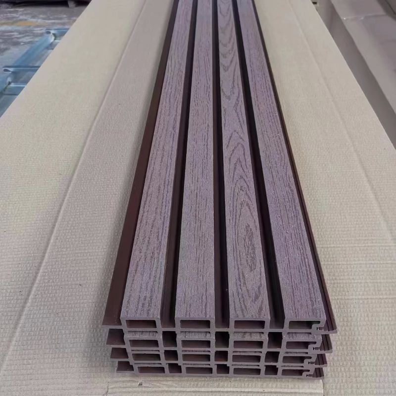 Pannello da parete in WPC resistente allo scivolamento e all'umidità per decorazioni esterne