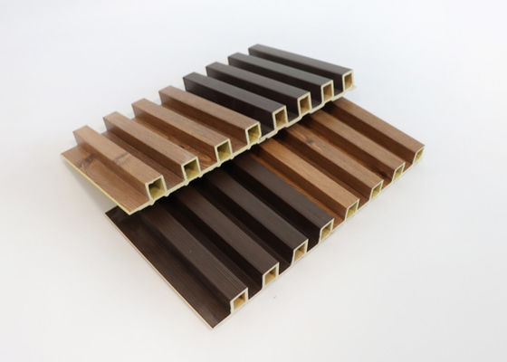 Grano di legno del PVC WPC della parete dei pannelli decorativi interni del soffitto