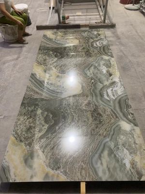 La parete interna Decotion impermeabilizza lo strato di plastica di marmo UV 1220x2800mm del PVC