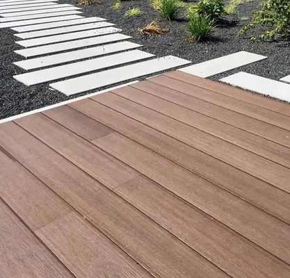 Decking composito di plastica di legno composito dei bordi di piattaforma di 140x25mm per il giardino
