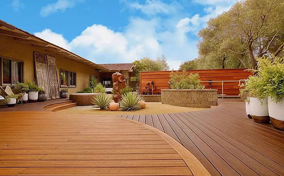 Decking composito di plastica di legno composito dei bordi di piattaforma di 140x25mm per il giardino