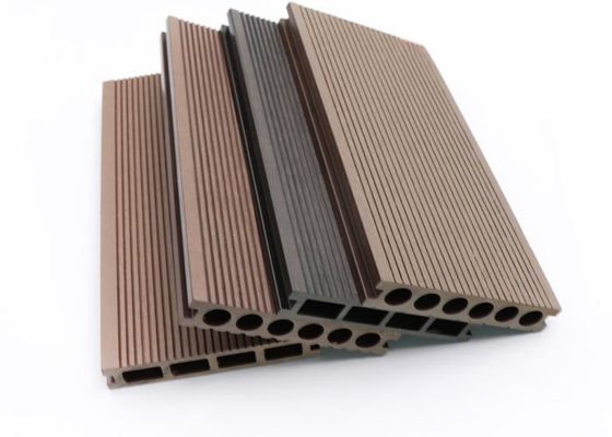 Bordo di piattaforma composito di plastica del pavimento WPC di WPC di legno all'aperto di Decking
