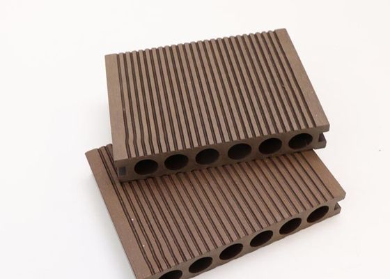 Bordo di piattaforma composito di plastica del pavimento WPC di WPC di legno all'aperto di Decking