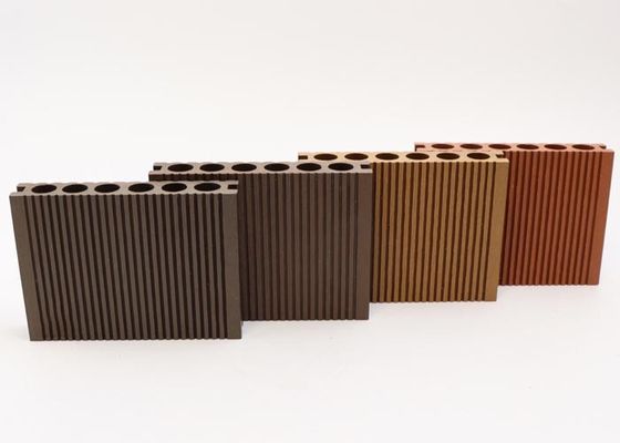 Progettazione moderna dell'installazione facile di Decking 18mm del giardino WPC della pavimentazione della struttura del pellame