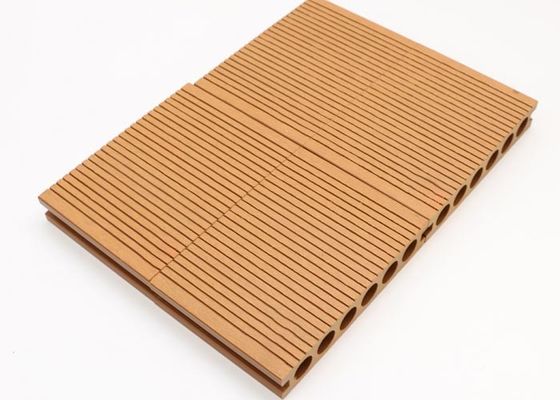Progettazione moderna dell'installazione facile di Decking 18mm del giardino WPC della pavimentazione della struttura del pellame