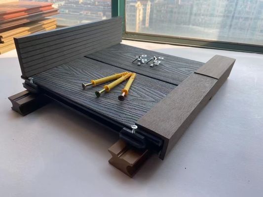 Impermeabilizzi non la pavimentazione costruita Decking all'aperto di legno di quercia di slittamento WPC