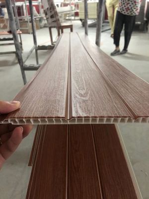 Interno di plastica laminato decorativo del pannello di parete dei pannelli per soffitti 25cm del PVC di legno