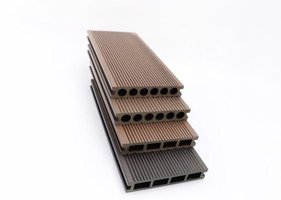 il Decking dell'estrusione WPC di 140x25mm Co ha riciclato la pavimentazione composita di plastica di legno