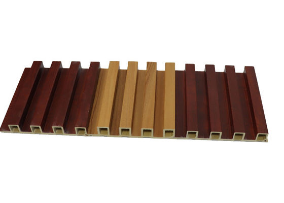 I pannelli di parete di legno di Wpc della feritoia del grano 195 * 25 * 2900mm impermeabilizzano per la decorazione interna