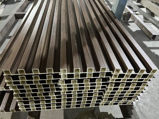 Feritoia laminata rivestimento composito di legno del pannello sostitutivo WPC