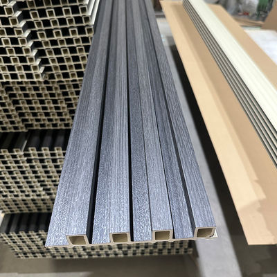 WPC pannello di parete Wpc interno laminato a grano di legno per la decorazione interna