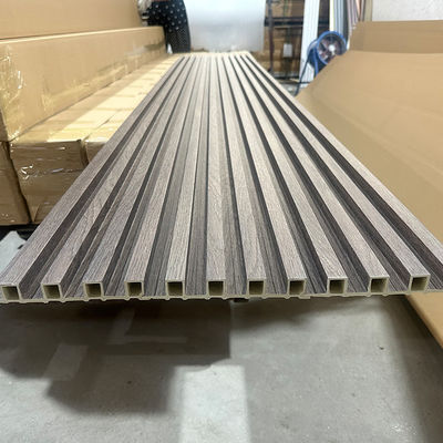 WPC pannello di parete Wpc interno laminato a grano di legno per la decorazione interna