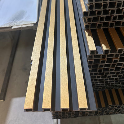 WPC pannello di parete Wpc interno laminato a grano di legno per la decorazione interna