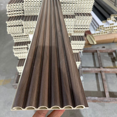 WPC pannello di parete Wpc interno laminato a grano di legno per la decorazione interna