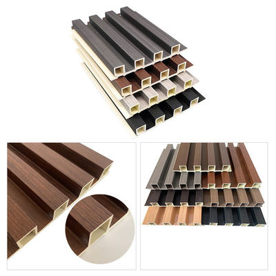 Il grano di legno impermeabile interno ha laminato la decorazione di progettazioni dei pannelli di parete del PVC WPC