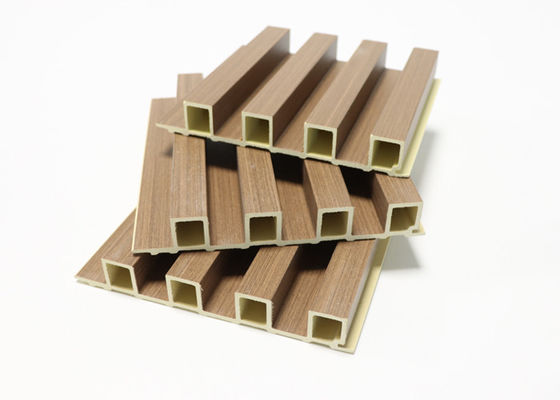 Il pannello di parete interno composito di plastica di legno di WPC ha scanalato nel pannello di parete di WPC