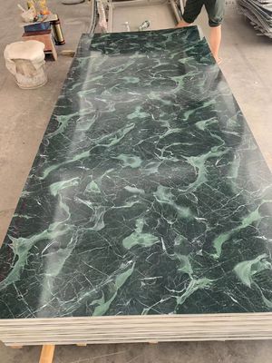La parete interna Decotion impermeabilizza lo strato di plastica di marmo UV 1220x2800mm del PVC