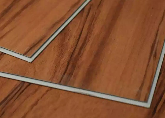clic di legno SPC del grano di 180x1220x4mm che pavimenta la pavimentazione di plastica impermeabile del PVC