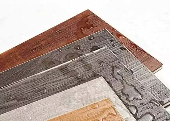 La plancia interna del vinile piastrella la pavimentazione della pavimentazione di plastica impermeabile del vinile del PVC
